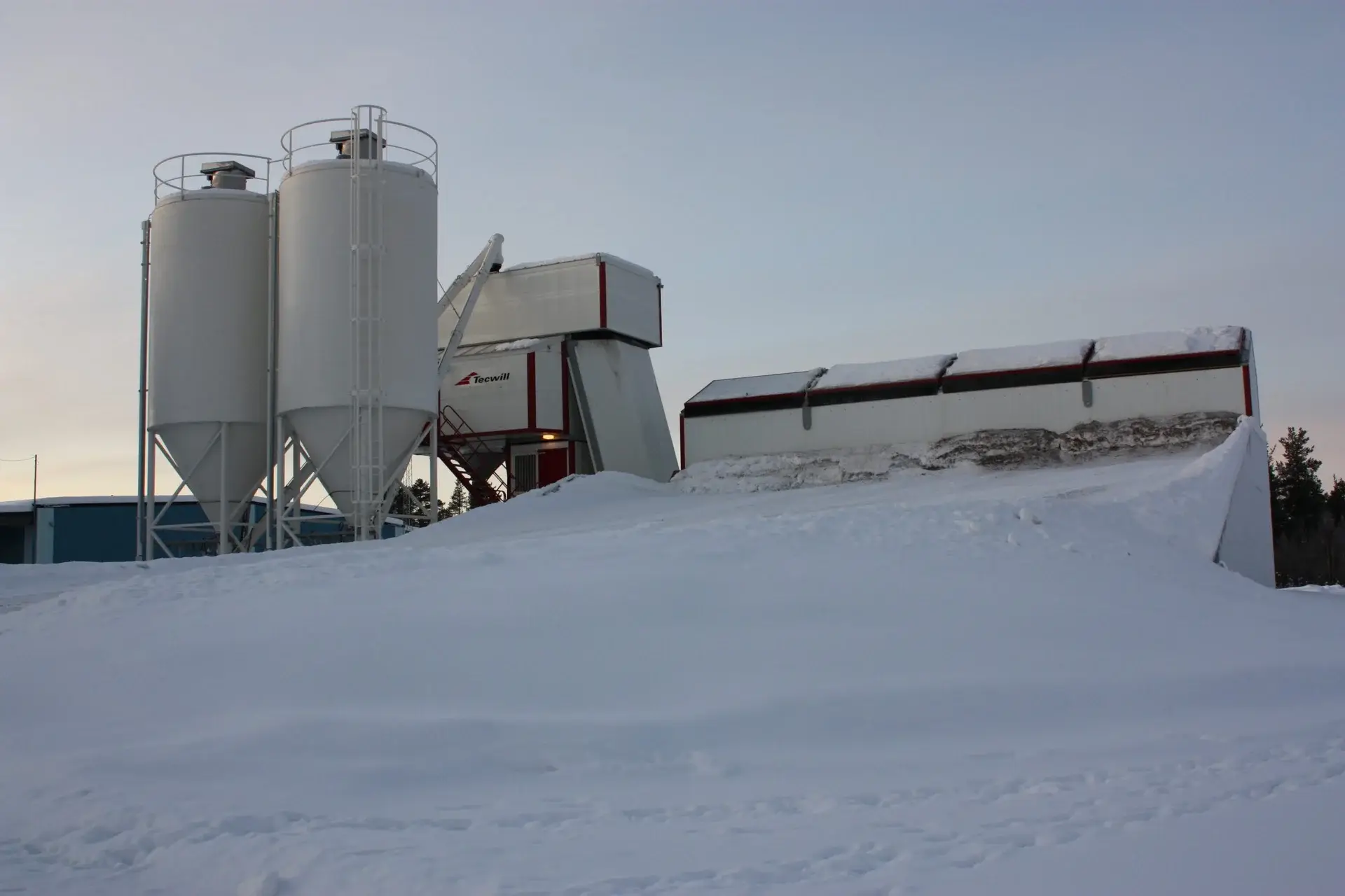 Jokkmokks LBC:s betongstation i vinterlandskap