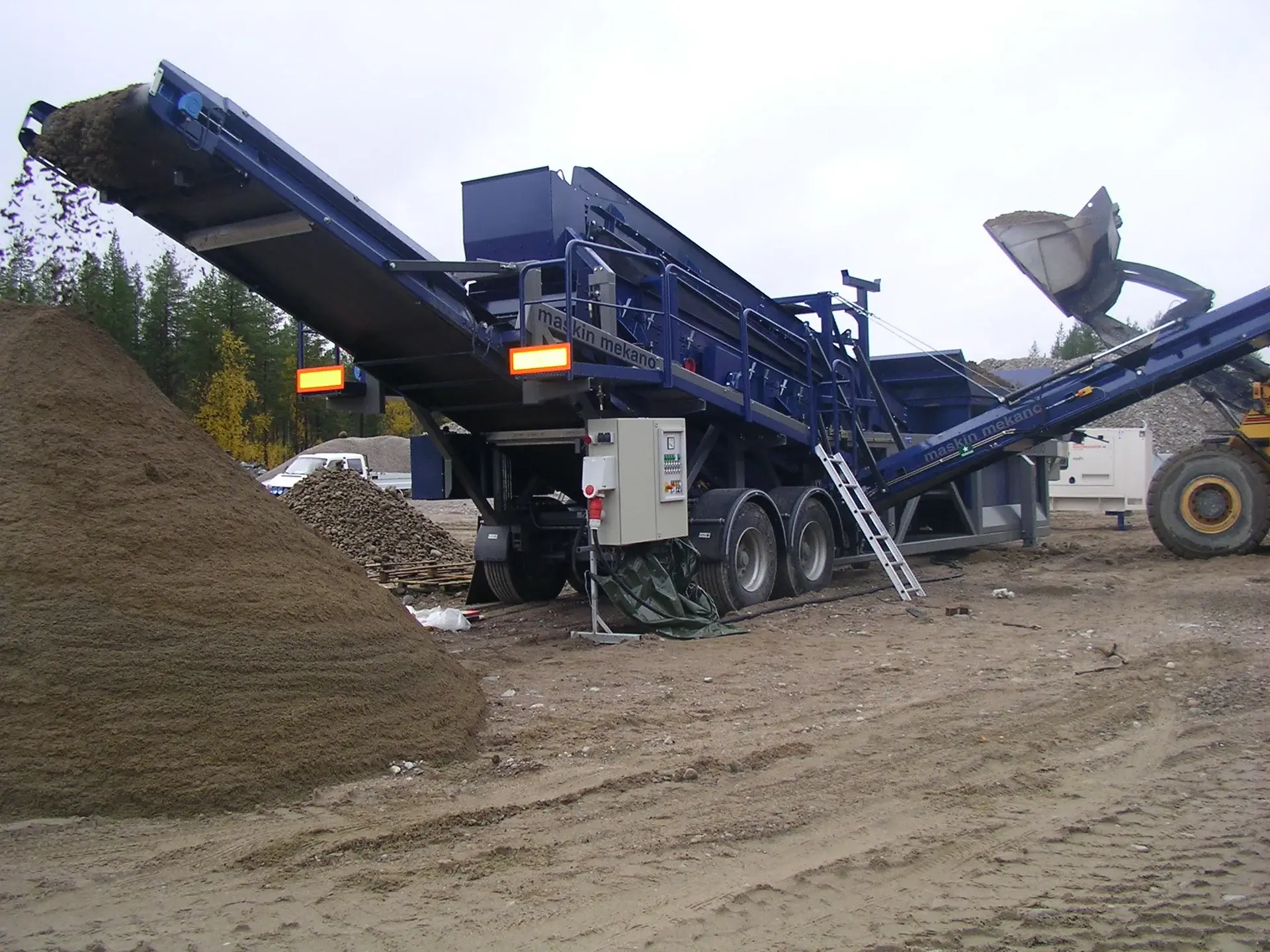 Sorterings- och krossverk för grus och material